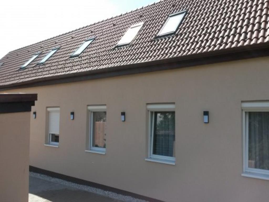 Levendula Vendeghaz Hotel Gyor Exterior photo